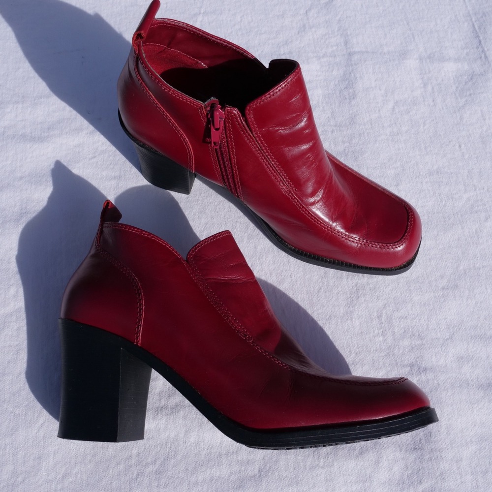 90s Newport News red leather square toed booties - Picture 8 of 8